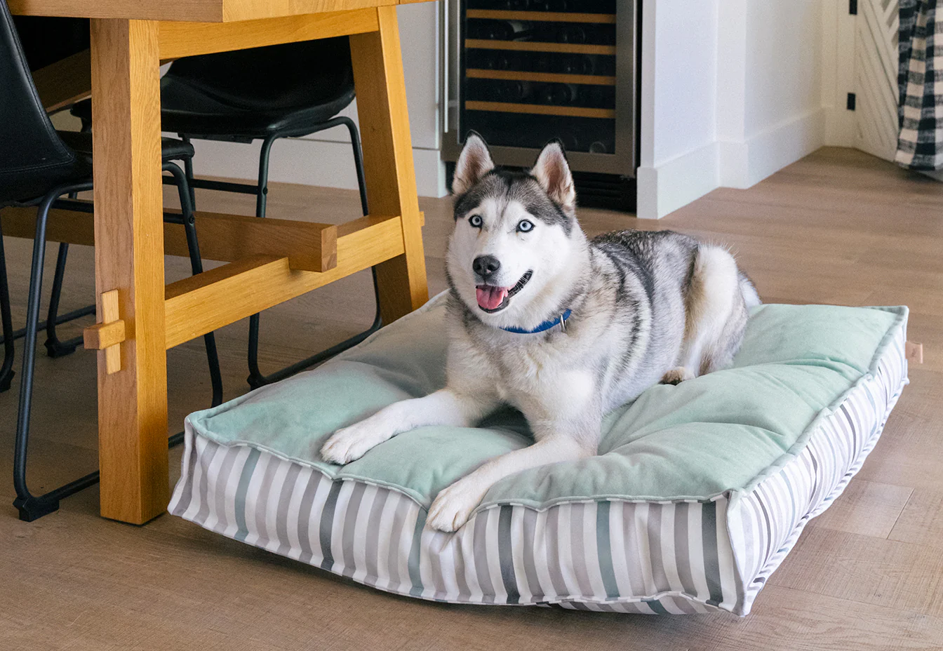 Seaside Boxy Bed - Image 10